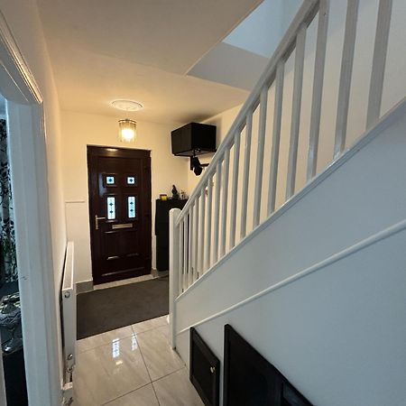 Charming And Cosy London Home, Garden, Parking & Family Fun Mitcham Exteriér fotografie