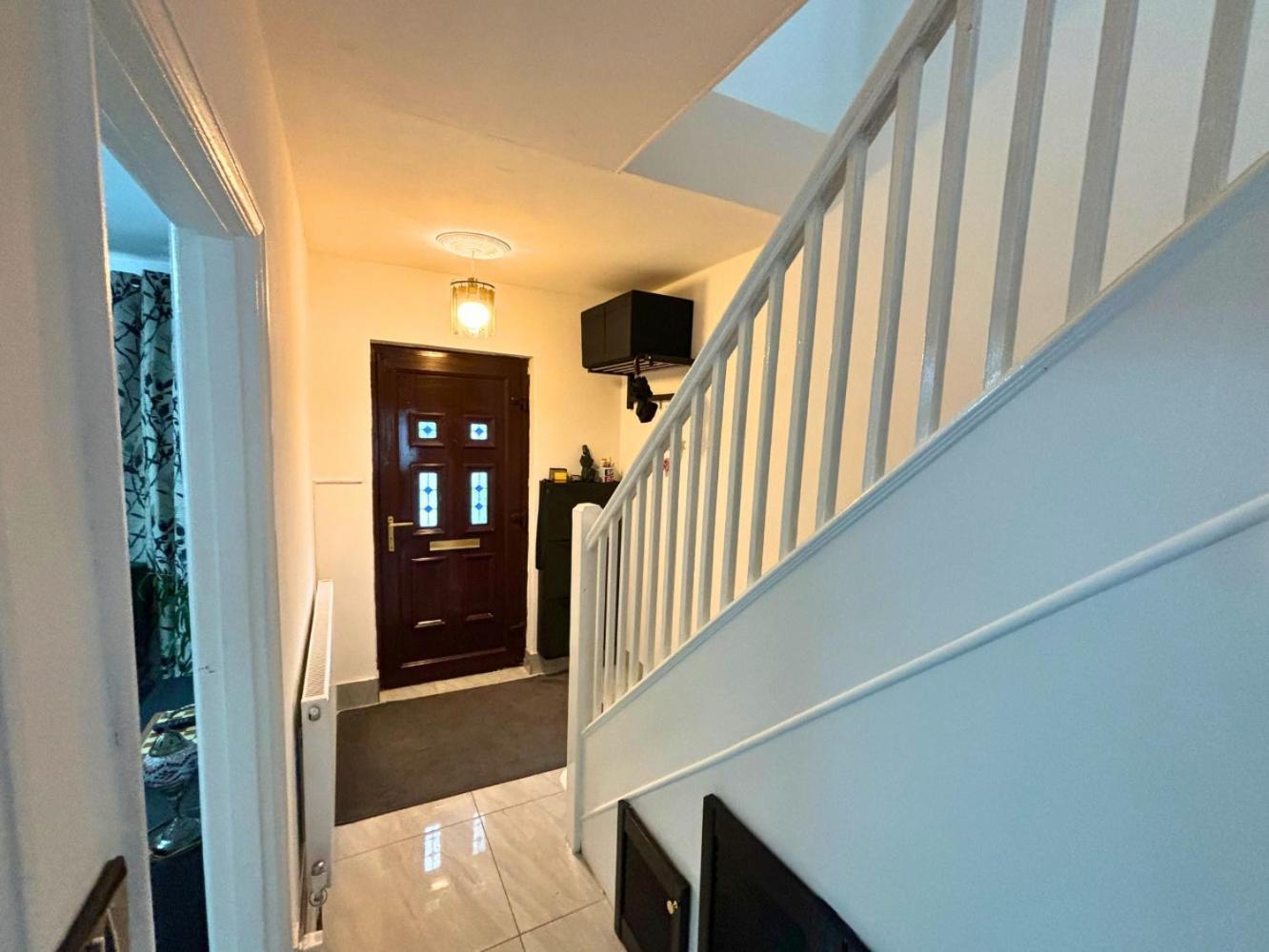 Charming And Cosy London Home, Garden, Parking & Family Fun Mitcham Exteriér fotografie