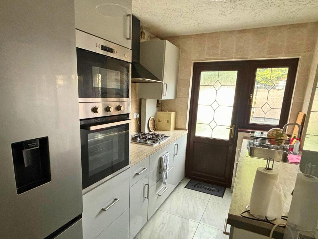 Charming And Cosy London Home, Garden, Parking & Family Fun Mitcham Exteriér fotografie