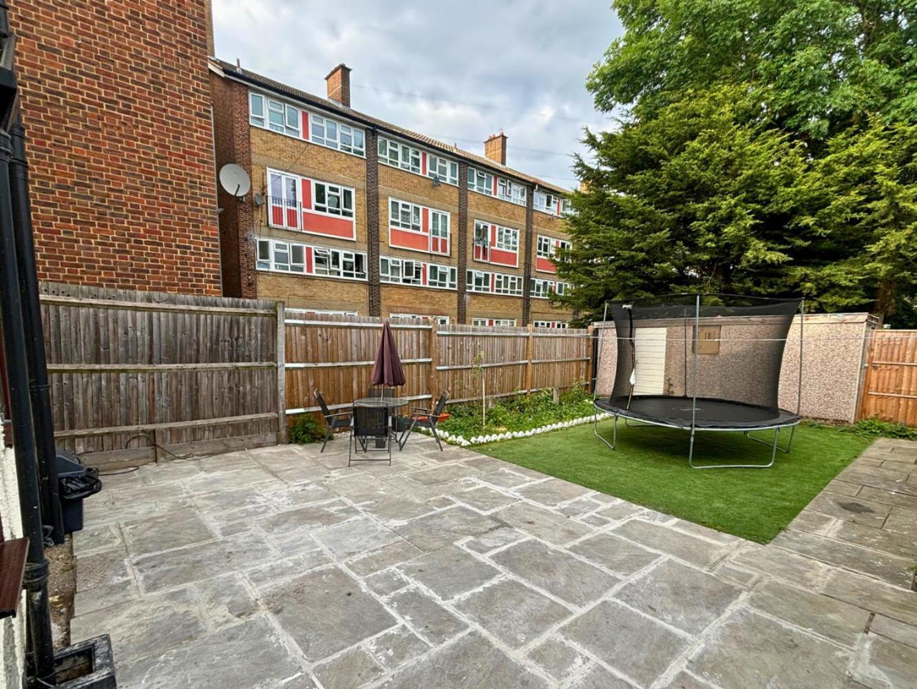 Charming And Cosy London Home, Garden, Parking & Family Fun Mitcham Exteriér fotografie